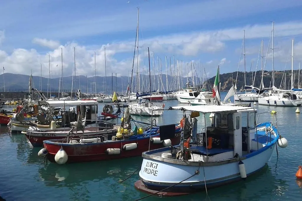 A Casa Di Chiara, Centro Lerici 50 Metri Dal Mare Apartment Italy